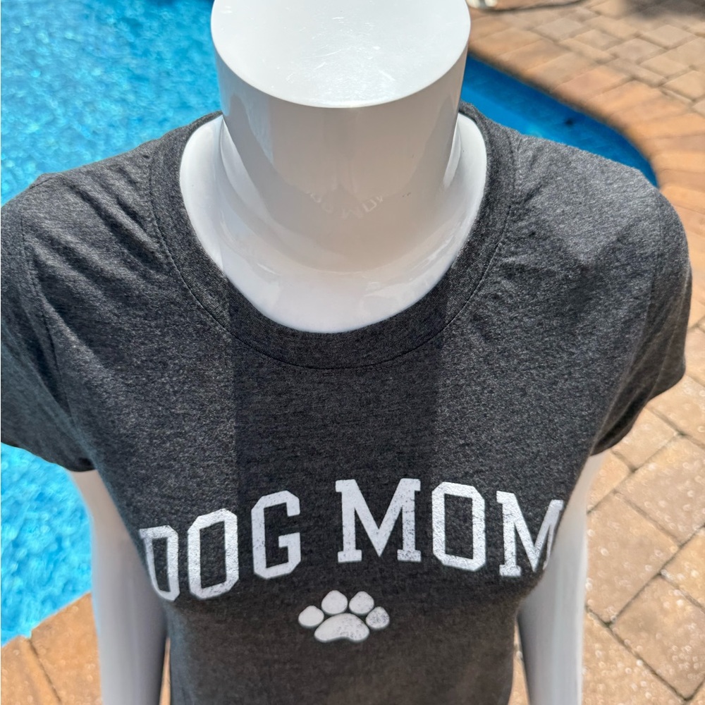 💲2/10‼️Modern Lux Gray and White Short Sleeve Tee - Picture 3 of 5